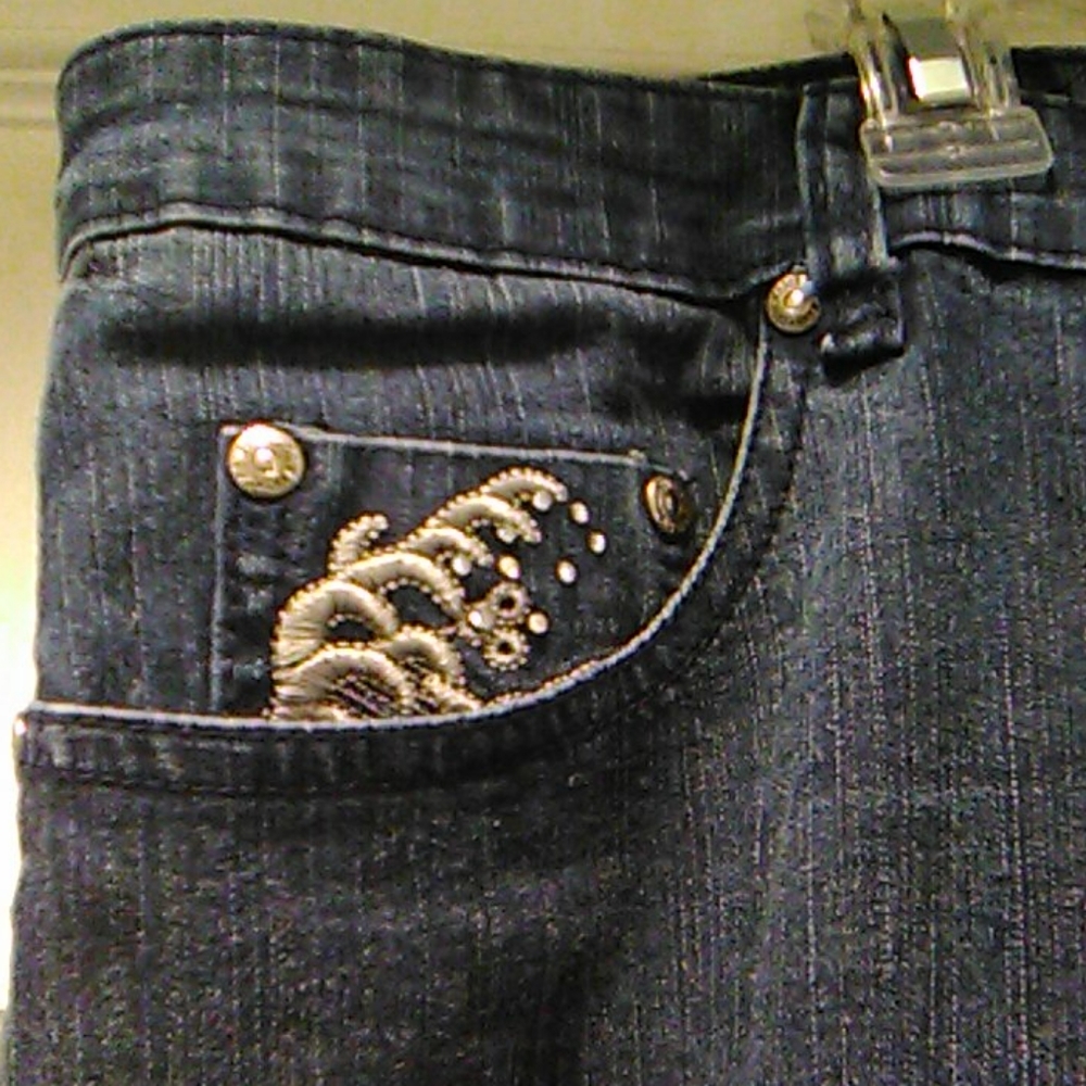 Cos Jeans Cuff Capris - Picture 2 of 9